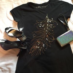 Vintage tee with a beautiful peacock feather